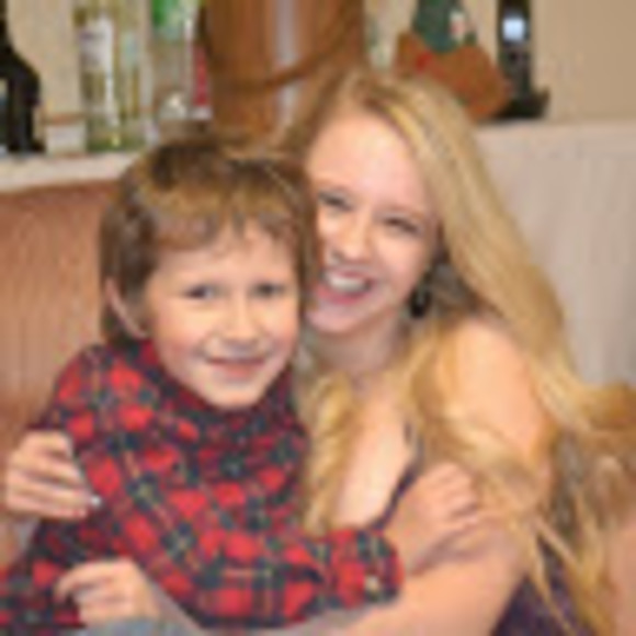 Meet your Posher, Lisa - Picture 1 of 1